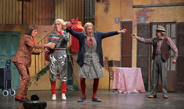I Legnanesi sul palco del teatro Auditorio di Cassano Magnago (foto Stefano Benvegnù)