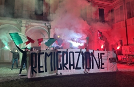 Remigrazione: striscione a Palazzo Estense