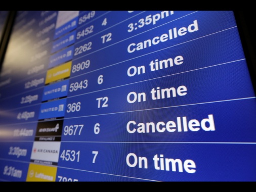 Segretario Trasporti Usa, 'il traffico aereo si ridurrà a zero'