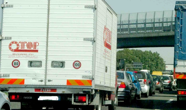 Schianto a Castronno, lunghe code sulla A8