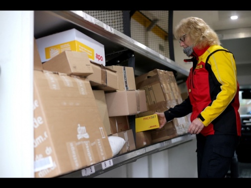 In manovra ipotesi tassa su piccoli pacchi extra Ue