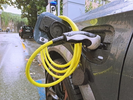 Bce, domanda di auto andrà a rilento, pesa il clima d'incertezza