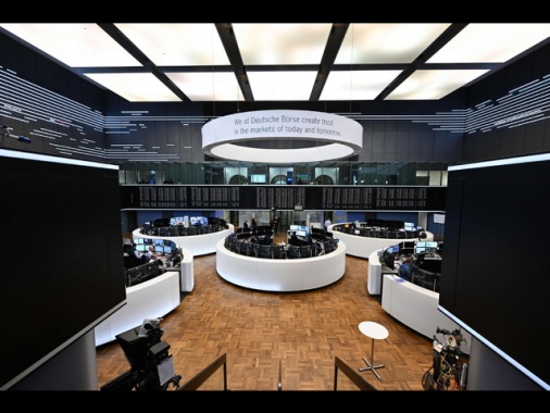 Borsa: Europa debole in chiusura, Parigi -0,11%, Londra 1,09%