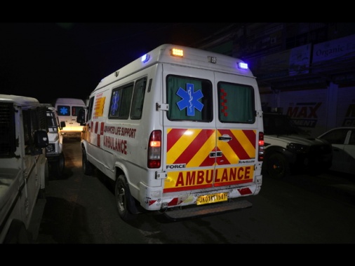 Esplosione in una stazione di polizia a Nowgam, 8 morti