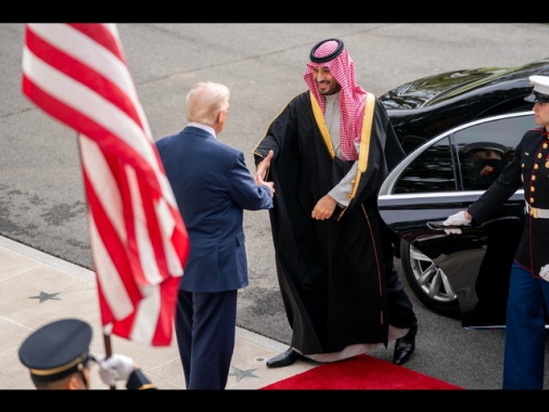 Trump difende bin Salman, 'non sa nulla di Khashoggi'