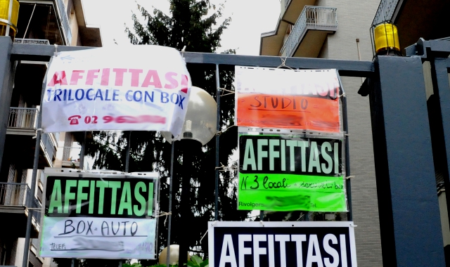 Tra molti cartelli veri, ce ne sono  anche di truffaldini