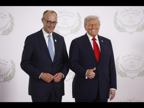 Bild, Merz parlerà al telefono con Trump