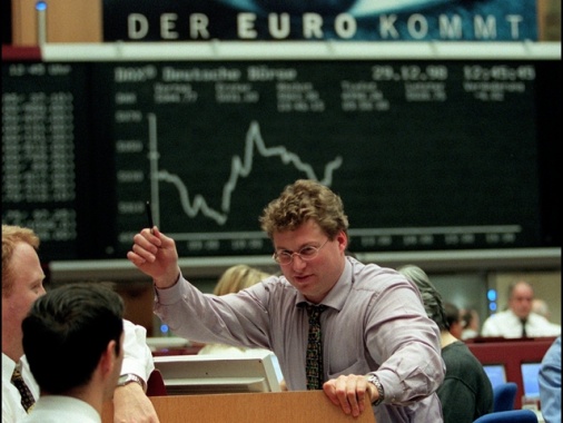 Borsa: prosegue in calo la seduta, Milano -0,4%