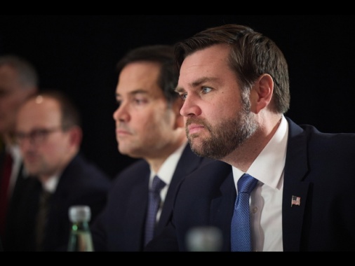 Vance: è fantasia pensare che l'Ucraina possa vincere la guerra