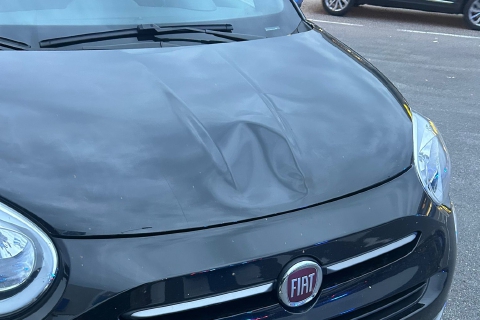 «Due pedoni si sono tuffati sulla mia auto»