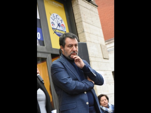 Salvini, 'io tifo per la pace, Macron pensa più a vendere armi'