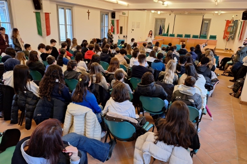 Lavinia ai giovani: “Scegliete bene il vostro futuro”