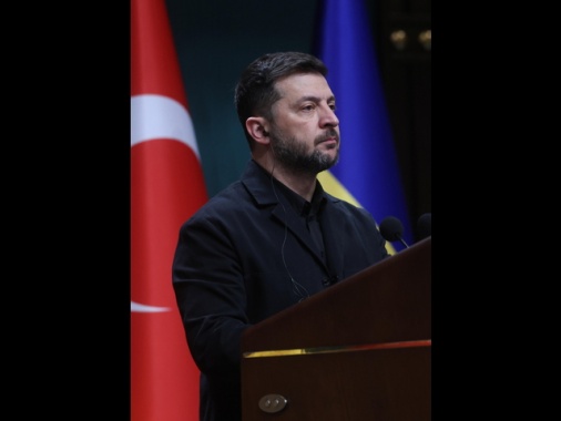 Zelensky, 22 missili russi, droni anche in Moldavia e Romania