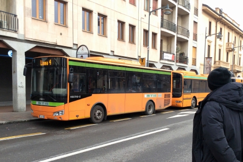 L’autista al non vedente: «Mi rompete le scatole»