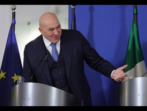 Crosetto al Copasir, presentato nuovo decreto aiuti Ucraina