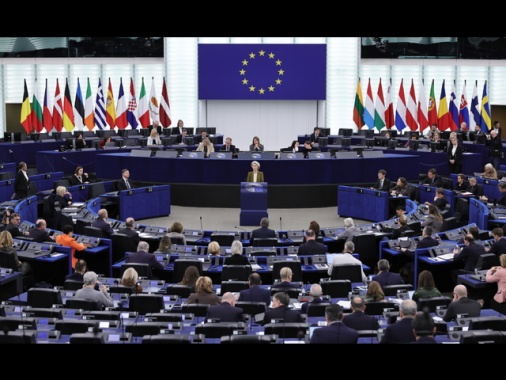 Media, 'Ue lavora a soluzione ponte se uso asset rinviato'