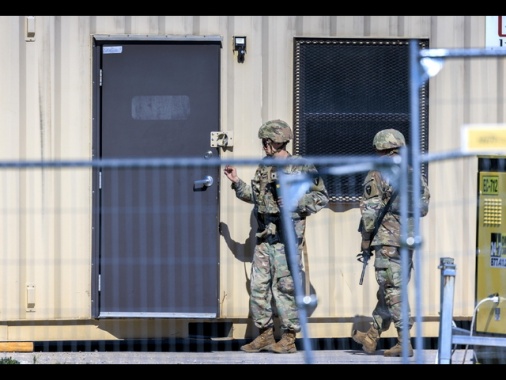 Sparatoria a Washington, i due soldati sono morti