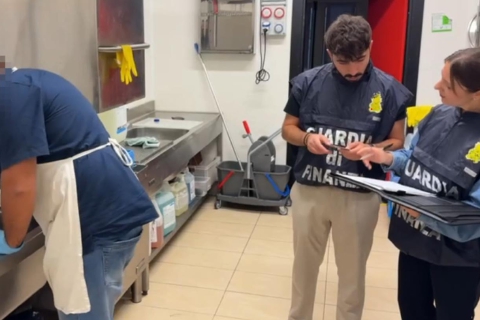 Lavoro nero nel Varesotto: la Gdf in 14 aziende