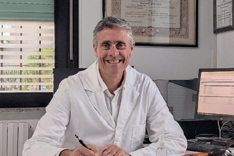 Medico morto nel suo studio: indagini sulle cause