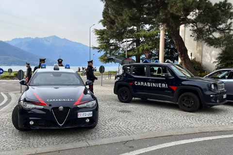 Cerca di strangolare la moglie. Arrestato per tentato omicidio