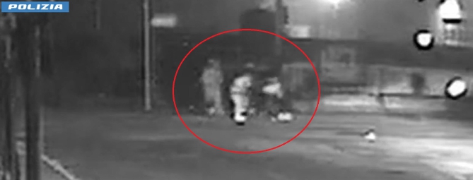 Tg Prealpina, calci e pugni per farsi consegnare le scarpe