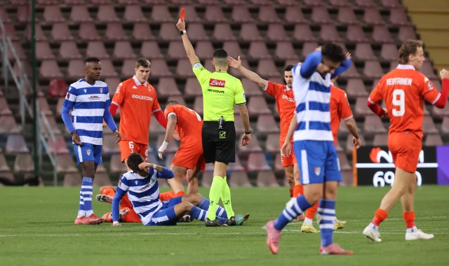 L’espulsione di Bagatti al 25’ della ripresa (foto Italiamedia)