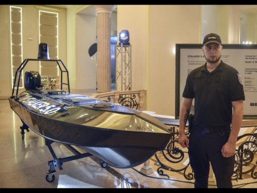 Stop operazioni a terminal petrolio russo per attacco droni