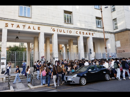 Choc per 'lista di stupri' al liceo Giulio Cesare di Roma