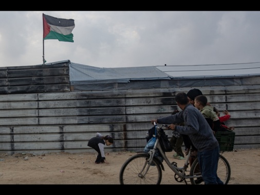 Media, due bambini uccisi da drone israeliano a Khan Yunis