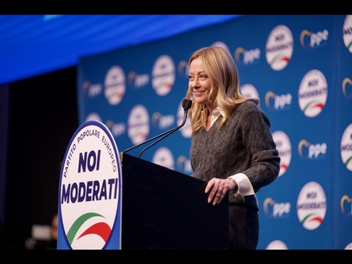 Meloni, grave suggerire responsabilità stampa per violenze