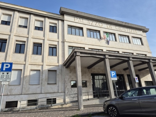 12enne abusata a Sulmona,14enne in carcere 'torturato'