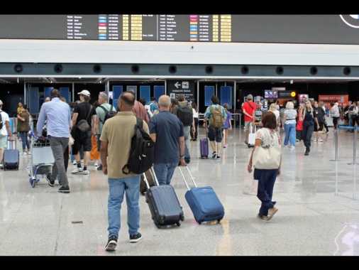 Per un volo a Natale salasso fino a 800 euro