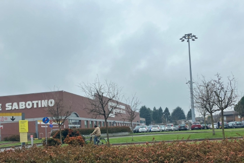 Ladri all’Esselunga, ferito il direttore