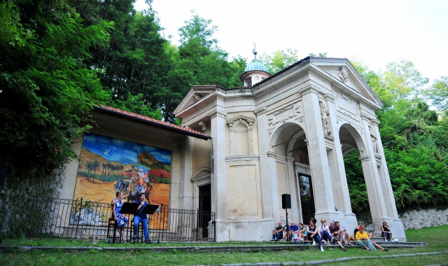 C’è un po’ di Sacro Monte nel presepe della curia di Milano