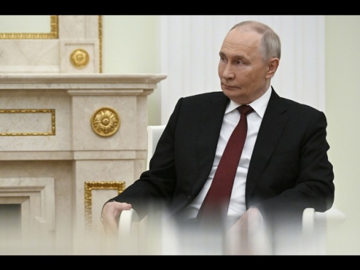 Putin, 'prepararsi per continuare a combattere'