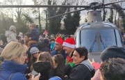 Babbo Natale arriva in elicottero: in mille a Samarate