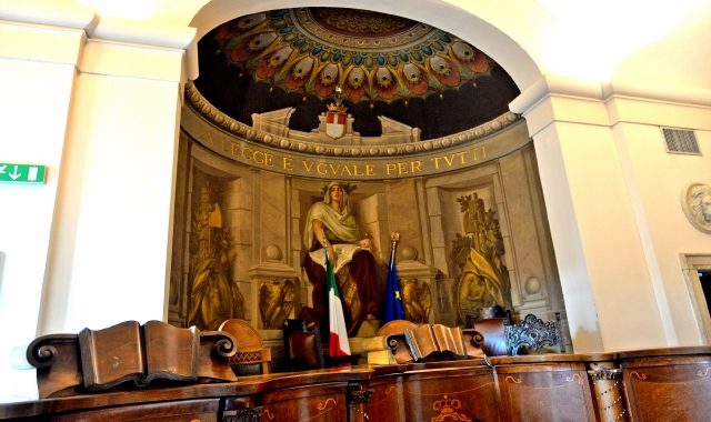 «Mi hanno rapinato». Anzi no. Fidanzati assolti