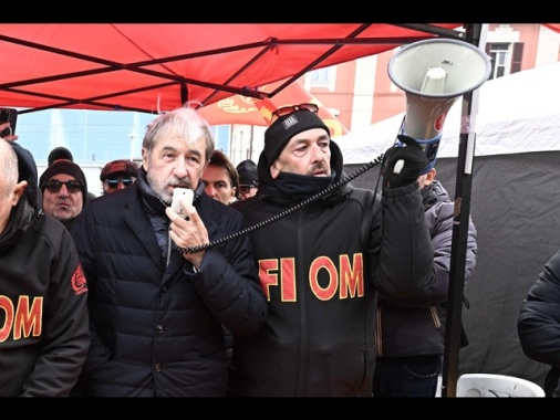 Ex Ilva: Bucci a lavoratori, da Roma notizie non buone