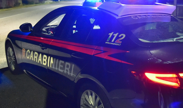 Sorpreso a rubare, ladro inseguito e arrestato