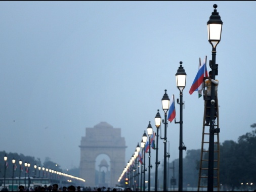 Putin, 'Trump è sincero cerca soluzione, ma non è facile'