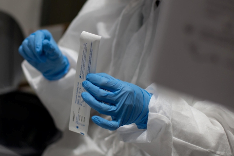 Tamponi falsi ai no vax: 25mila euro in tre mesi