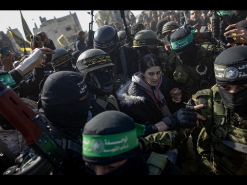 Hamas, pronti a lasciare le armi all'Anp se l'occupazione cessa