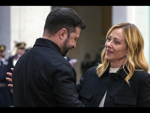 Zelensky, 'sui negoziati di pace mi fido di Meloni'