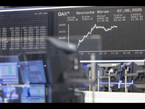 Borsa: l'Europa chiude cauta in attesa della Fed, Francoforte +0,49%