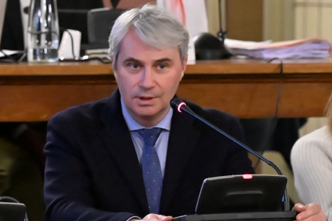 Bilancio infinito, prove di trattativa