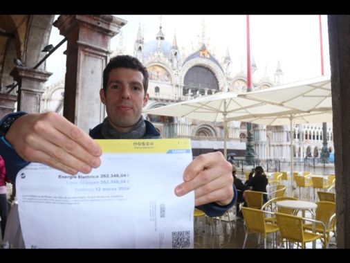 Allo studio un bonus da 55 euro per le bollette della luce per 4,5 milioni di famiglie