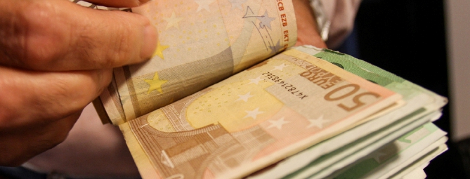 Tredicesima, il rattoppo per bollette, tasse e debiti