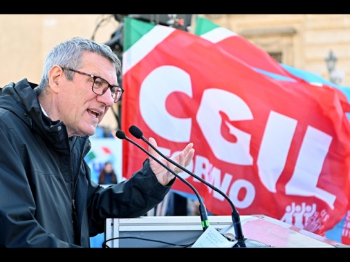 Landini, 'il governo tenta di mettere in discussione il diritto di sciopero'