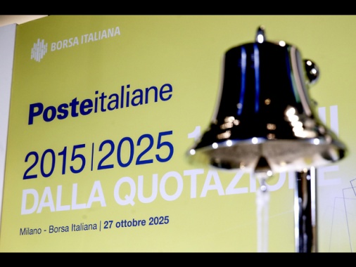 Poste italiane sale al 27,32% di Tim, chiederà l'esenzione per l'opa obbligatoria