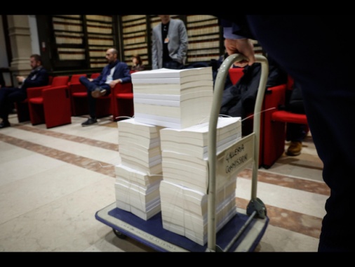 Manovra, stretta sui dividendi solo per partecipazioni sotto il 5% o 500 mila euro